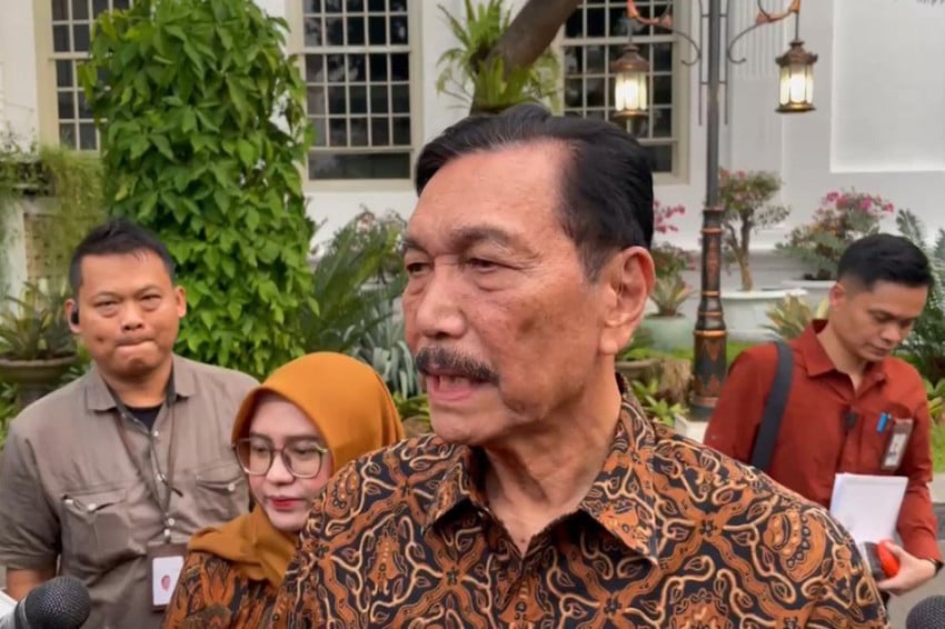 Kereta Cepat Whoosh: Pandangan Luhut soal Utang & Kemandirian