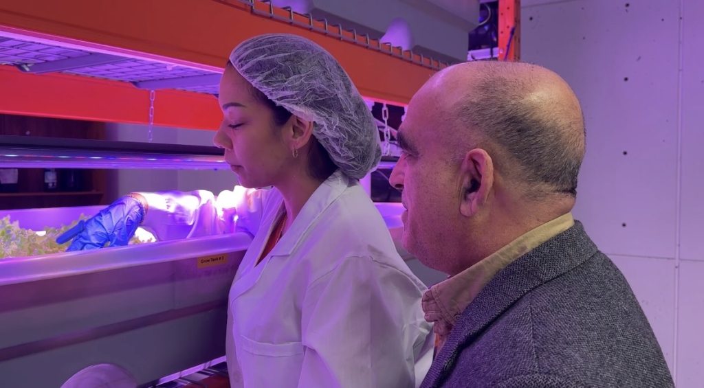 Inovasi Edukasi: Kelas Rumah Kaca di Edmonton