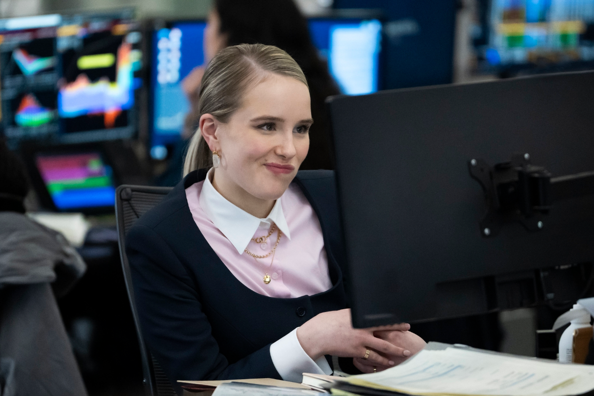 Memahami Fenomena Income Stacking di Tengah Krisis